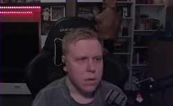 369x226