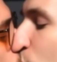 613x666