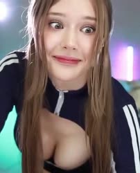 416x514