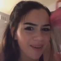 422x421