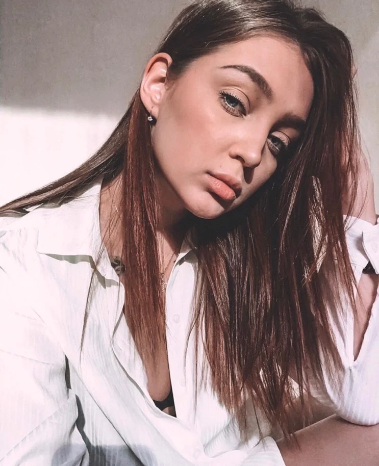 743x914