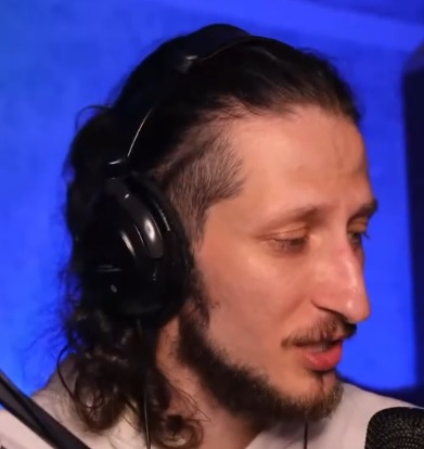 391x414