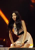 576x812