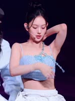 640x854
